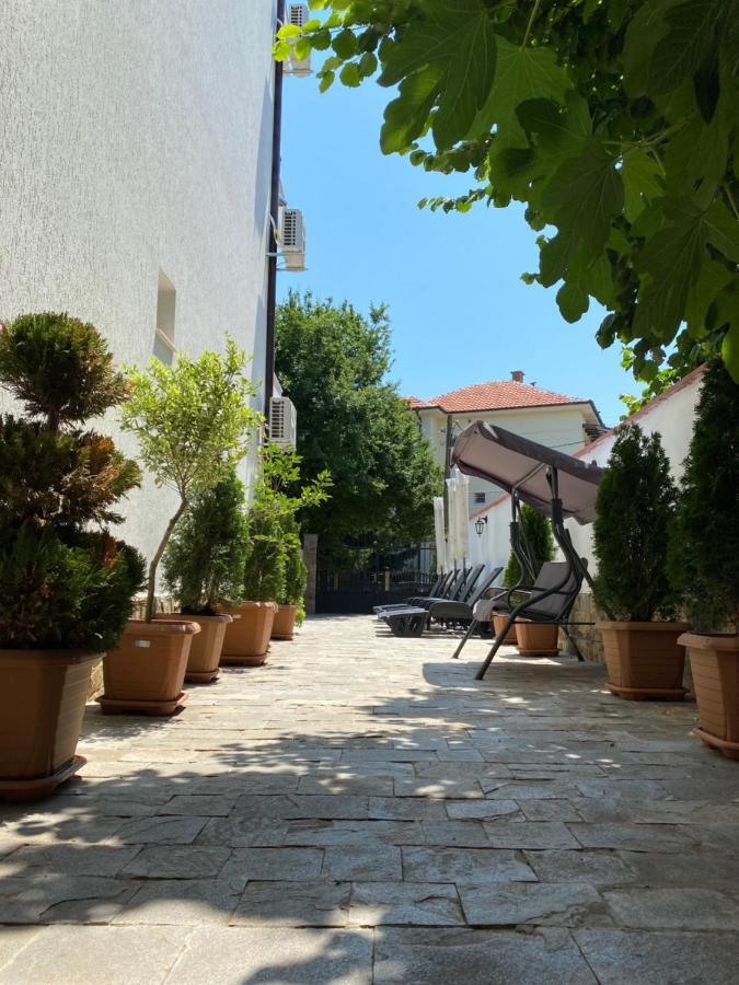 Villa Aqua Family Hotel Burgas Exterior photo